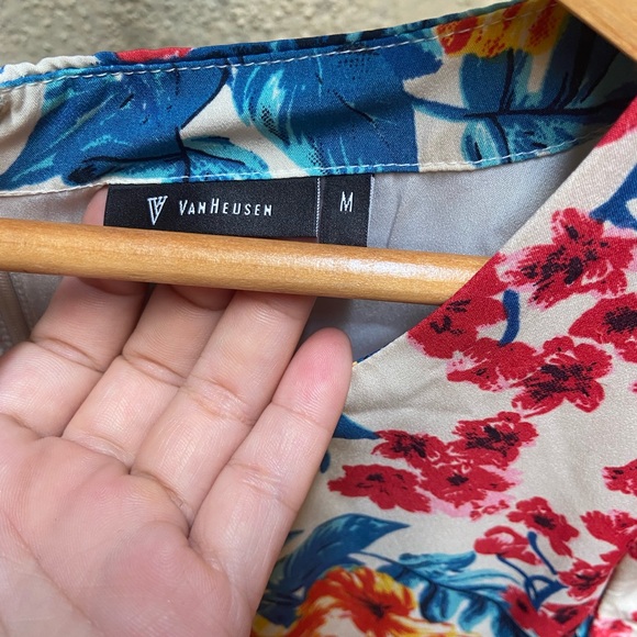 Van Heusen Dress.Size -M - Picture 6 of 10